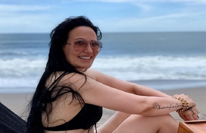 Tiger Shroff mother looks quite fit glamorous at the age of 60