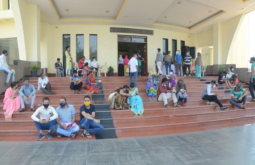 छत्तीसगढ़ में अब तक सिर्फ 20 फीसदी आबादी को पहला और 3.5 प्रतिशत को लगा दूसरा डोज