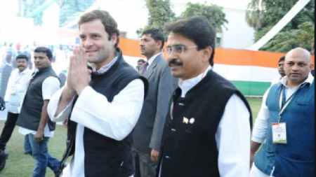 Rahul Gandhi close Young MP Rajiv Satav dies from Corona