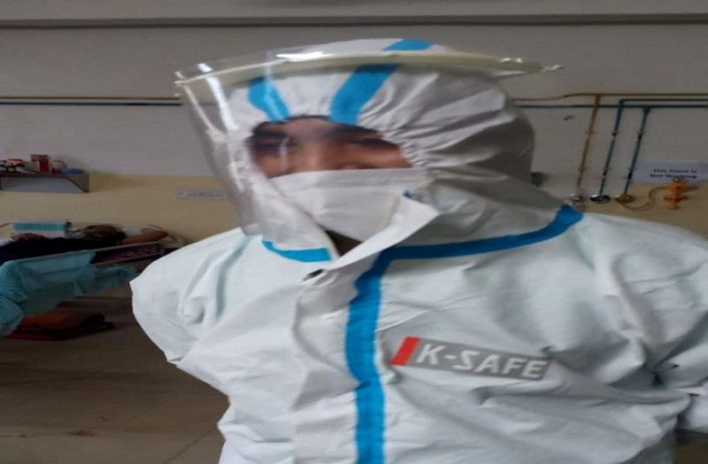 हैलो...मैं डॉ. रूद्र आपकी क्या मदद कर सकता हूं, कुछ इसी अंदाज में हर कोविड मरीज के दिल का हाल सुनते हैं डॉक्टर