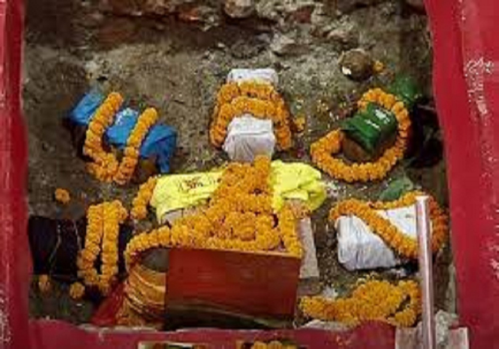 राम मंदिर गर्भगृह स्थल पर हुआ नवग्रह पूजन, नींव में डाली गई पूजित 9 शिलाएं