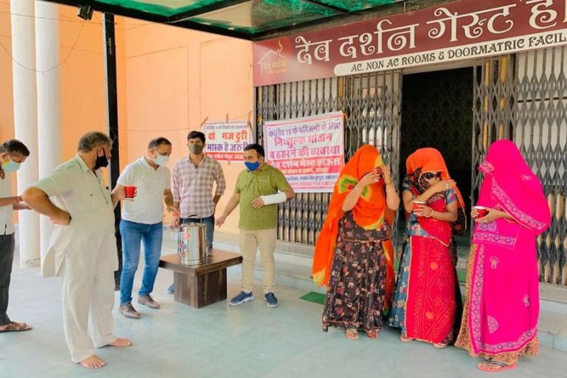 मरीजों के परिजनों को मिल रहा आफत में आसरा