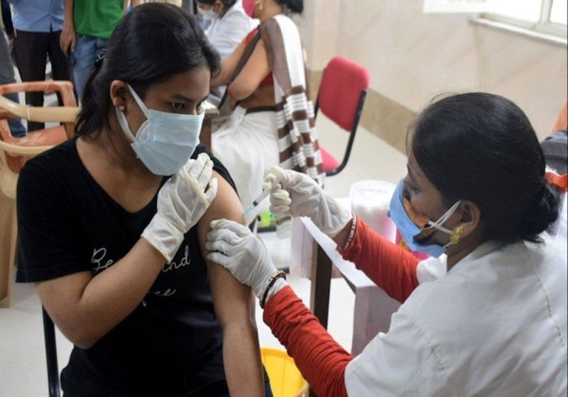 कॉमन सर्विस सेंटर पर वैक्सीनेशन को लेकर सीएम योगी का नया आदेश, उम्रदराज डॉक्टर्स की कोविड केयर सेंटर में ड्यूटी पर रोक