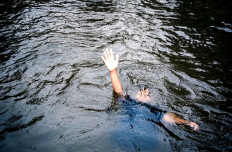 डबरी में नहाने गई दो चचेरी बहनों की डूबकर मौत, एक को डूबता देख दूसरी ने जान बचाने लगाई थी पानी में छलांग