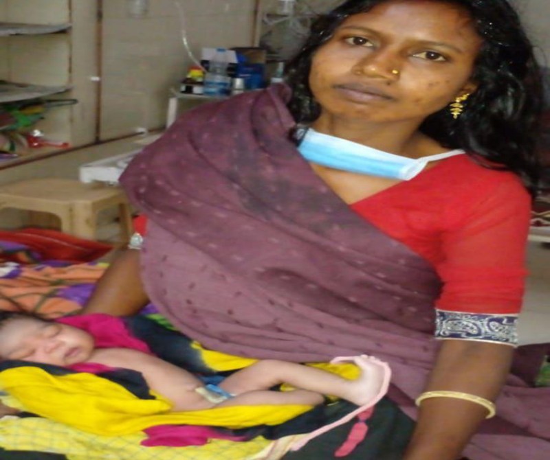 Corona positive mother delivered child