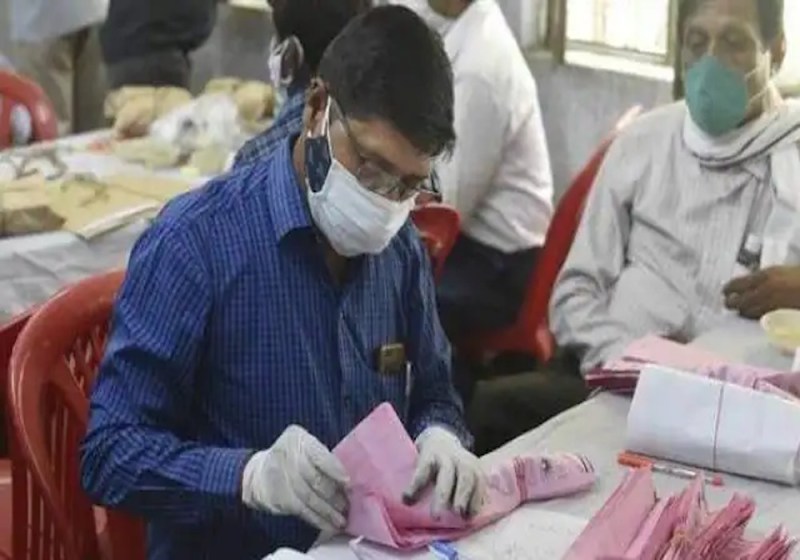 UP government claim only 3 teachers death during panchayat election