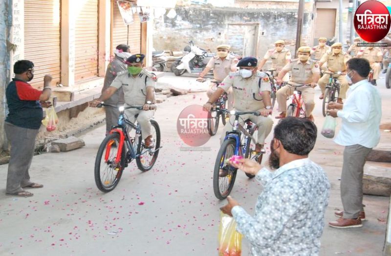 VIDEO : पुलिस अधिकारियों ने साइकिल पर किया नगर का भ्रमण, कोरोना जागृति का दिया संदेश