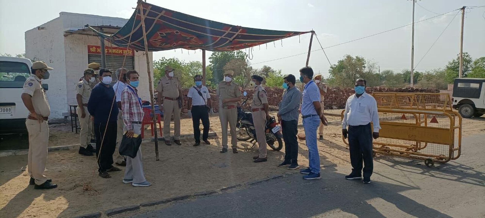 गांव में बाहर से आने वाले को क्वॉरंटीन करने का निर्णय