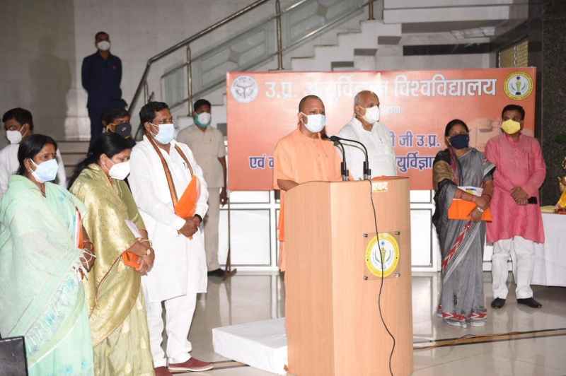 CM Yogi Adityanath over Corona vaccination in etawah