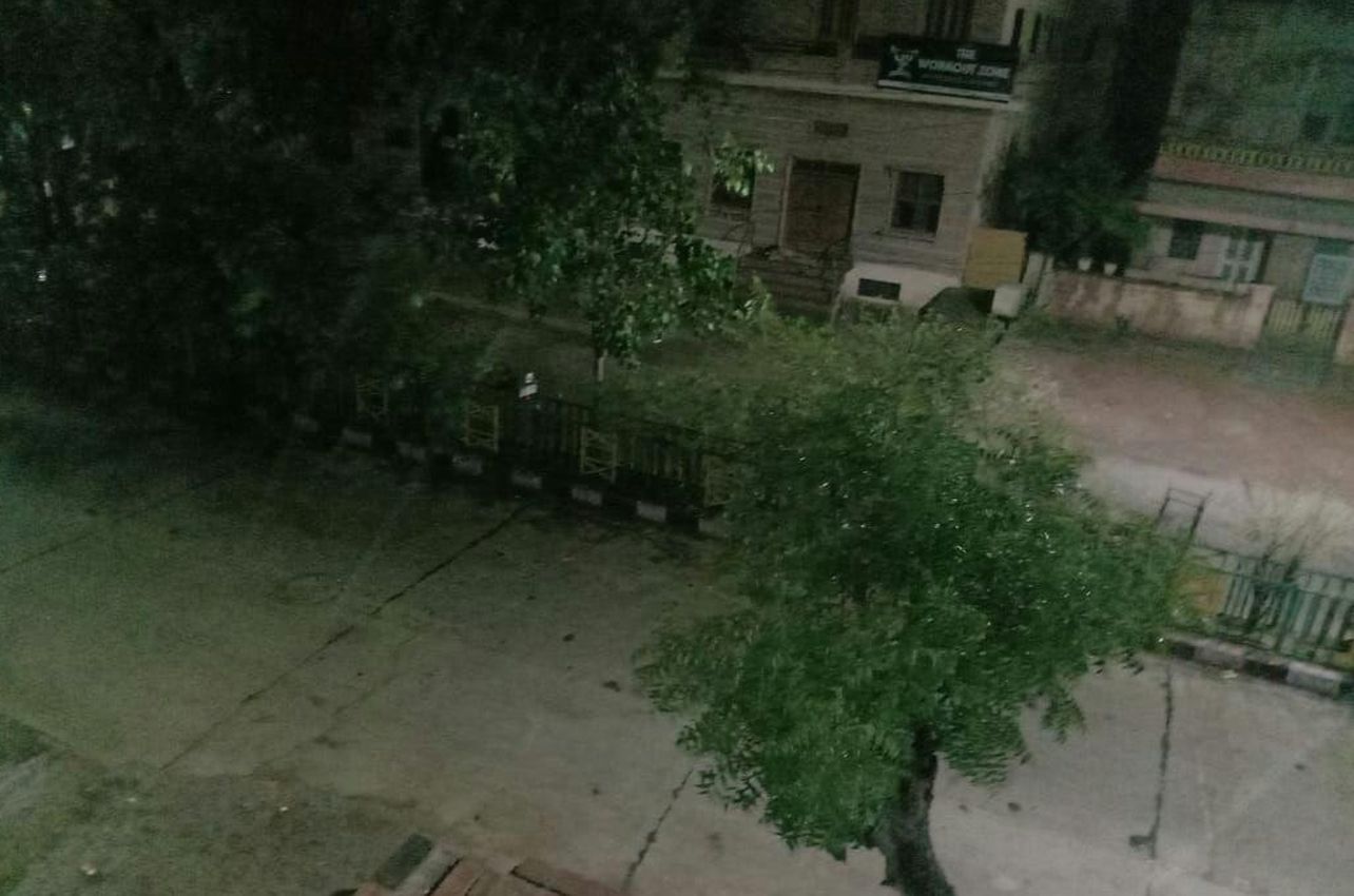 रात को चली धूल भरी हवा, कई जगह बूंदाबांदी