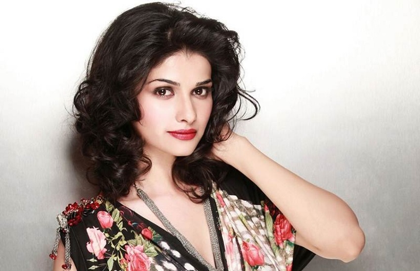 Prachi Desai Talk About Nepotism Also Share Her Bollywood Experience