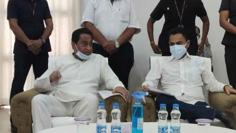 जुन्नारदेव विधायक सुनील उइके तथा परासिया विधायक सोहन बाल्मिक ने जोरदार विरोध किया है।