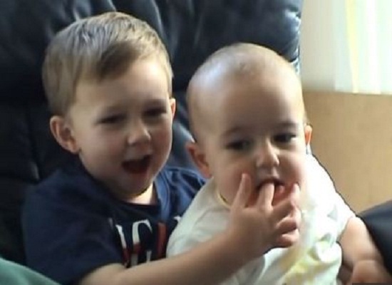 Charlie bit my finger viral video auctioned 5 crore 