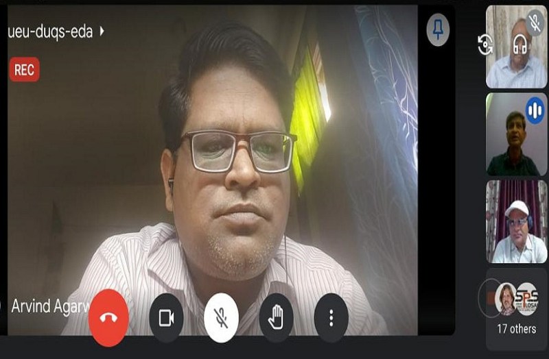 बाल आयोग की निजी स्कूलों और अभिभावकों संघ के साथ बैठक