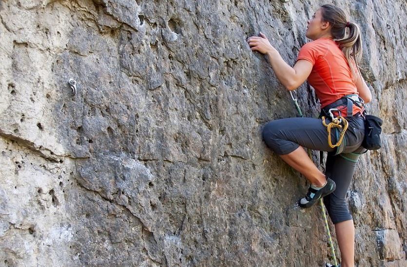 Rock climbing for fitness:- रॉक क्लाइम्बिंग से दूर होता तनाव, बॉडी भी रहती है फिट