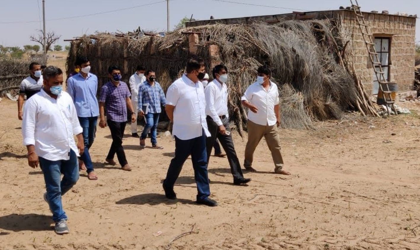 राजस्वमंत्री पहुंच रहे घर-घर, जान रहे मरीजों के हाल