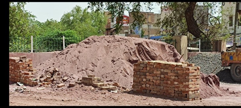 निर्माण कार्य की अनुमति, जरूरी सामान नहीं मिलने से काम पर लॉक