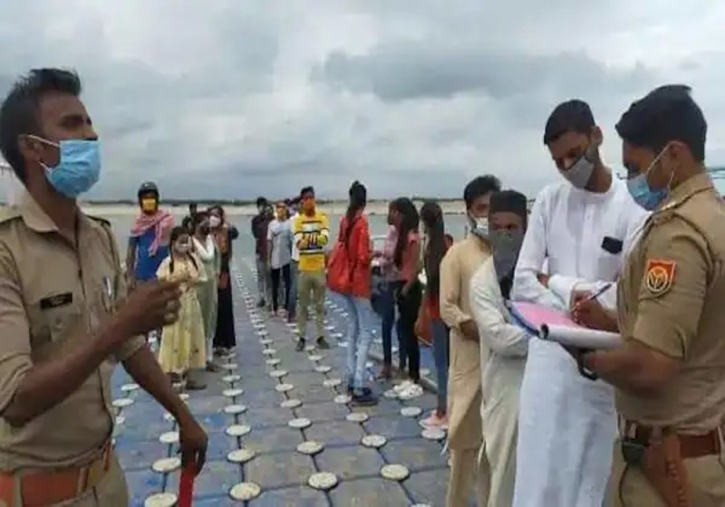 Penality Imposed in Unique Way on People Romaing at Assi Ghat