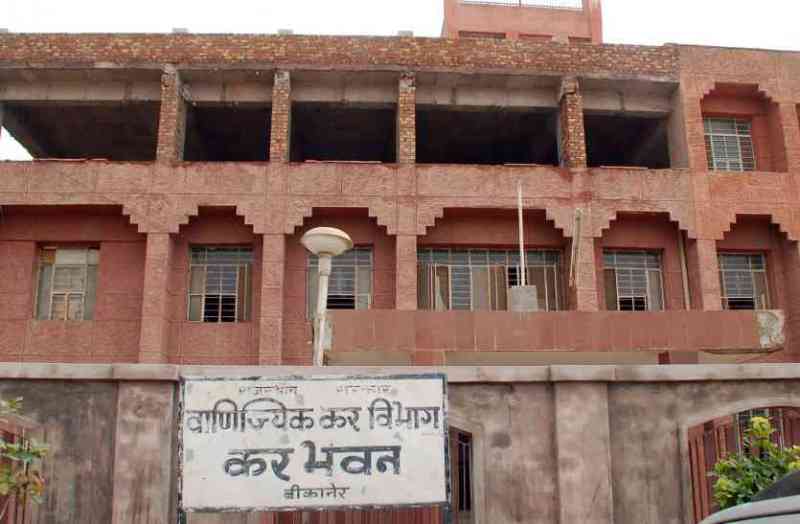 बड़ी-बड़ी कम्पनियां भी कर रही लॉकडाउन में टैक्स की चोरी