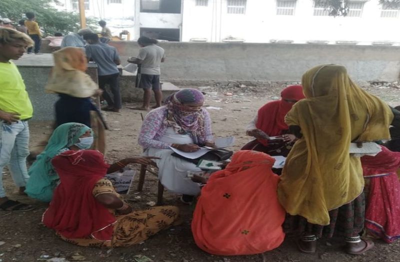 खबर का असर: कच्ची बस्तियों में शुरू हुआ सर्वे, राशन के साथ मिलेगा सरकारी योजनाओं का लाभ