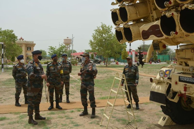 कोर कमाण्डर मन्हास ने नसीराबाद सैन्य स्टेशन में देखी तैयारियां