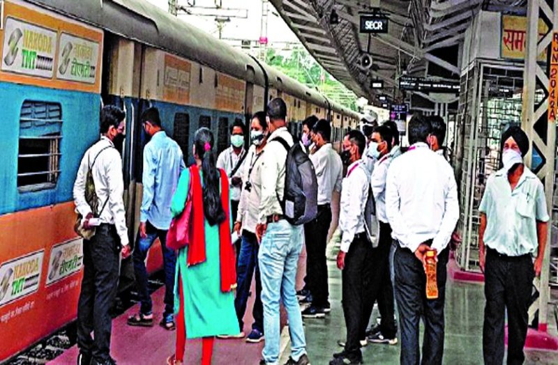 छत्तीसगढ़ में पहली बार वैक्सीनेशन के लिए चली वर्क मैन स्पेशल ट्रेन, रेलवे कर्मचारियों को टीका लगाने अनोखी पहल