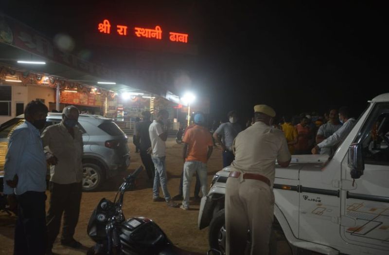 दोस्त के साथ चाय पीने आए गजनी ने चलाई गोली!