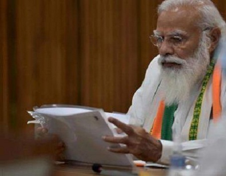 Student request to PM Modi cunduct farewell as he has to see Neha in sari tweet viral on Social Media