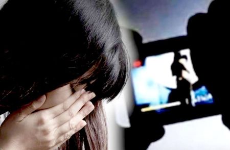 पहले युवती को बहला-फुसला कर की दोस्ती, फिर बलात्कार कर बनाया अश्लील वीडियो, मामला दर्ज