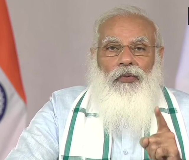 World Environment Day 2021 PM Modi interect with farmers and released report on ethanol