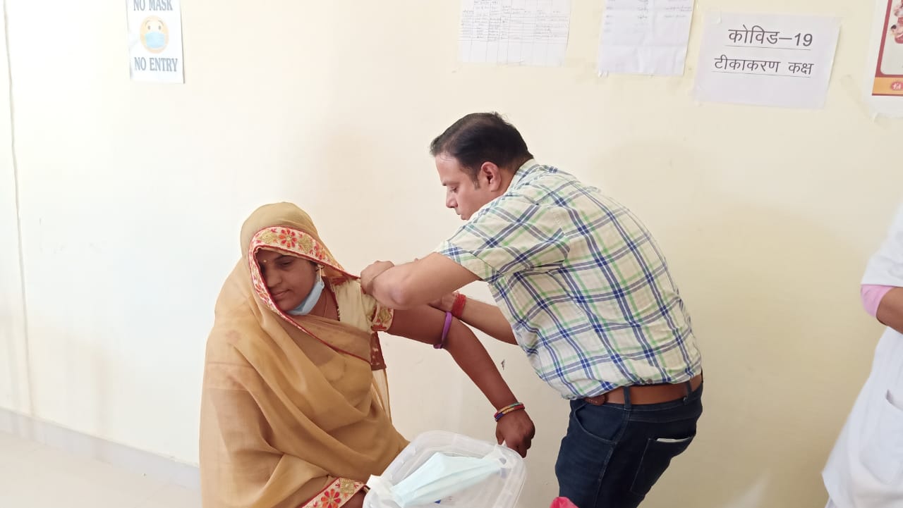 18 प्लस के लिए वैक्सीन नहीं, 45 प्लस वालों के लिए 19 हजार डोज मिली