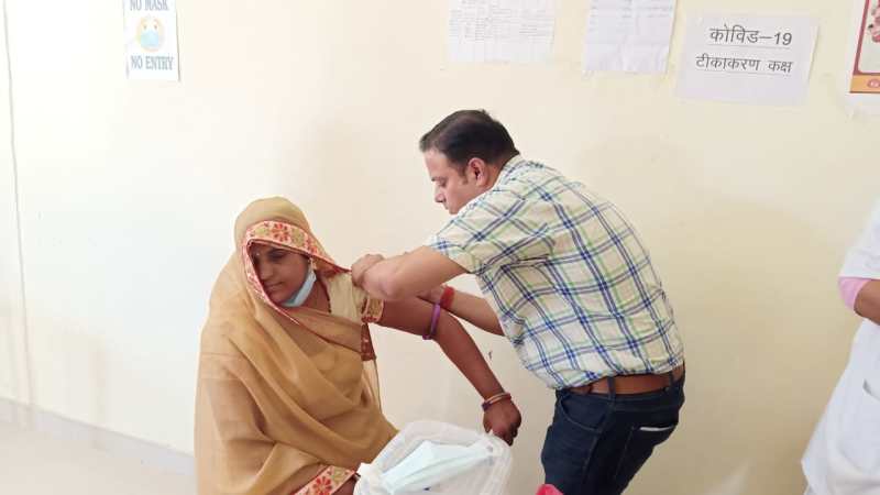 18 प्लस  के लिए वैक्सीन नहीं, 45 प्लस वालों के लिए 19 हजार डोज मिली