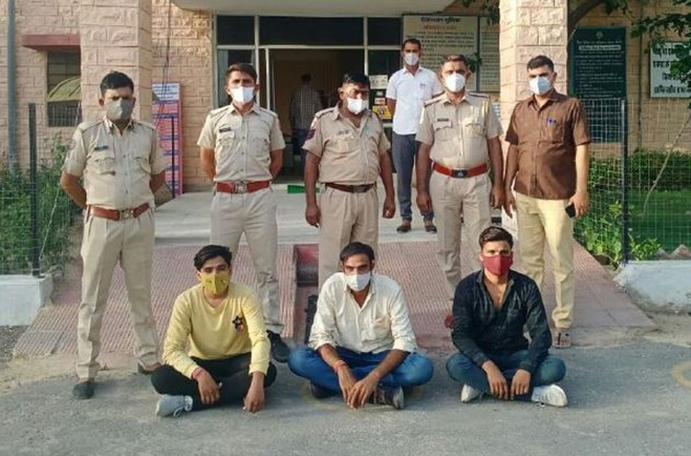 पारिवारिक विवाद में हमले के तीन आरोपी गिरफ्तार