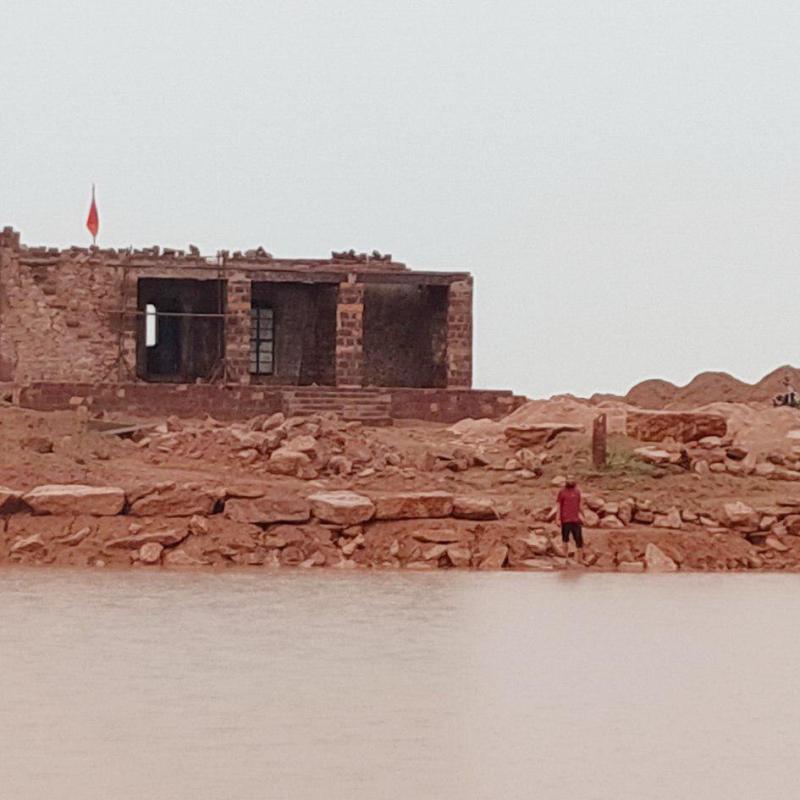 चार दशक बाद फिर मुस्कुराया फलोदी का प्राचीन गुलाब सागर