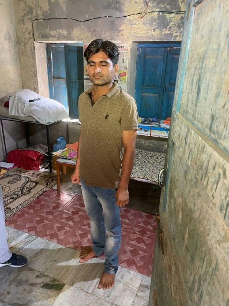 25 सौ रुपए रिश्वत लेने पर कनिष्ठ सहायक गिरफ्तार