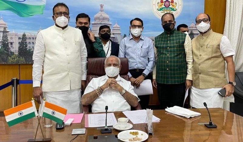 आहत लोगों को राहत पहुंचा रहा जैन समाज. सीएम येडियुरप्पा