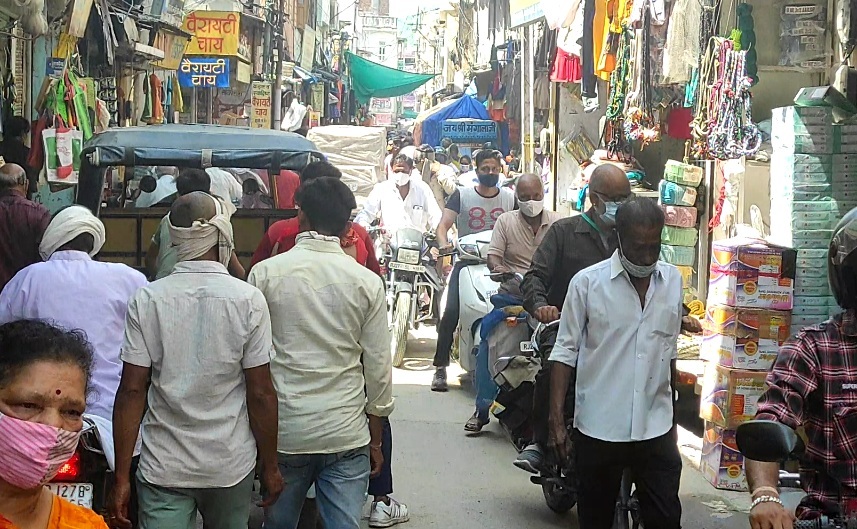 उदयपुर में बाजार खुला