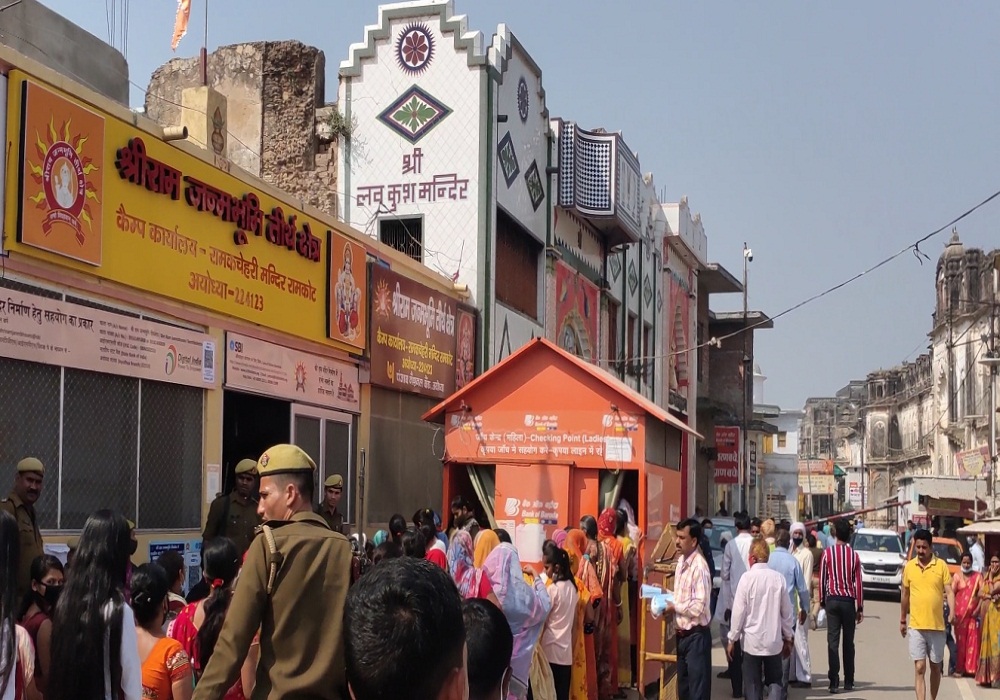 राम नगरी में एक रंग डिजाइन की होंगी दुकानें