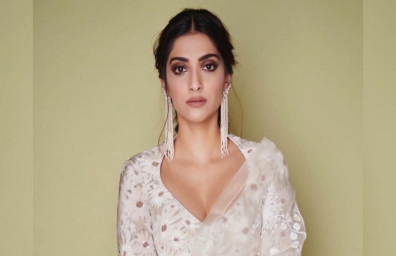 sonam_kapoor_2.jpg