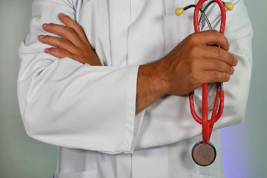 क्या स्वास्थ्य को मौलिक अधिकार का दर्जा दिया जाना चाहिए?