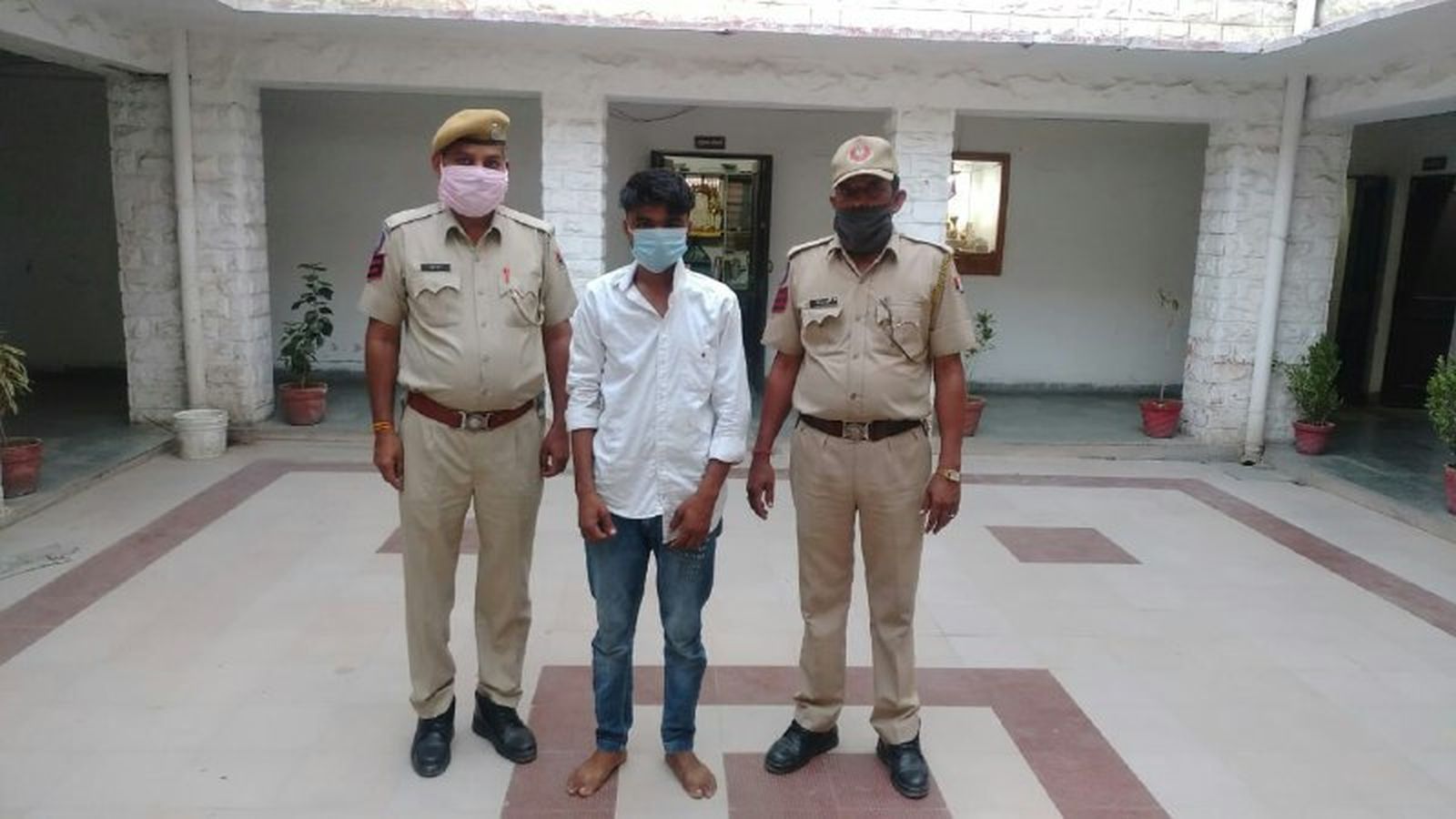तीन युवक गिरफ्तार, पांच बाइक चोरी कबूली