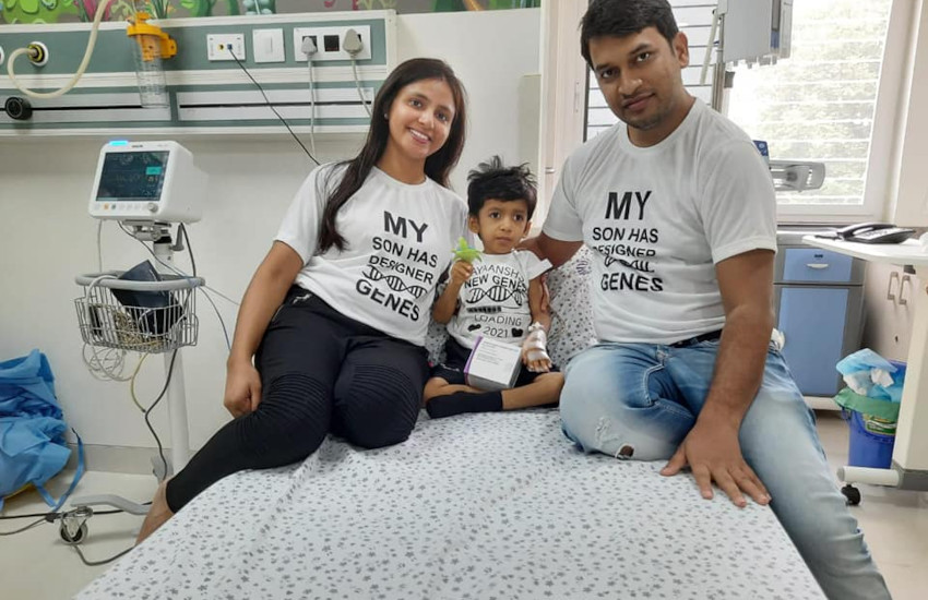 hyderabad_couple_collects_16_crore_for_sma_son_treatment.jpg