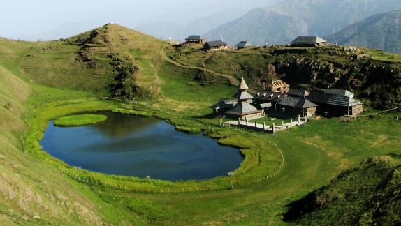 Unkonwn treasure is stored Kamrunag lake in himachal Pradesh know important facts 