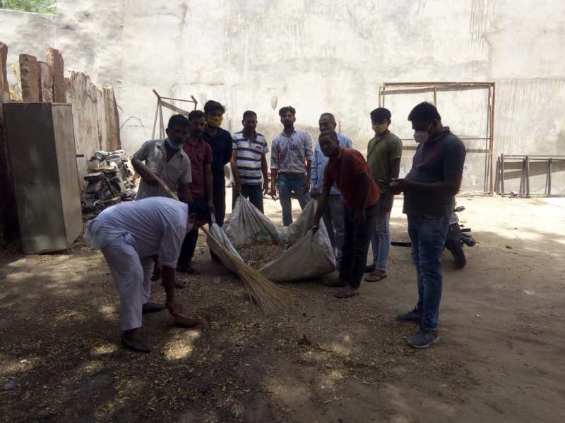 युवाओं ने किया श्रमदान