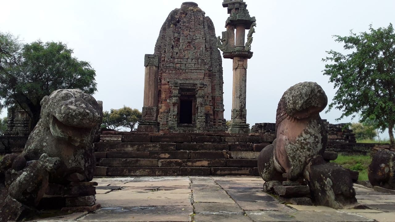 सबसे भव्य लेकिन बिना प्रतिमाओं का रह गया गडऱमल मंदिर