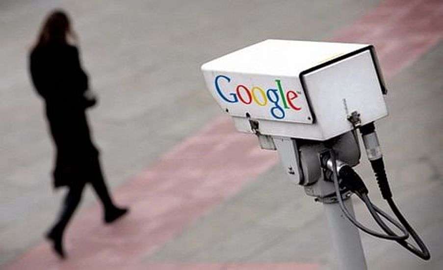 इस भारतीय शोधकर्ता ने सबसे पहले पकड़ी थी गूगल की 'जासूसी'