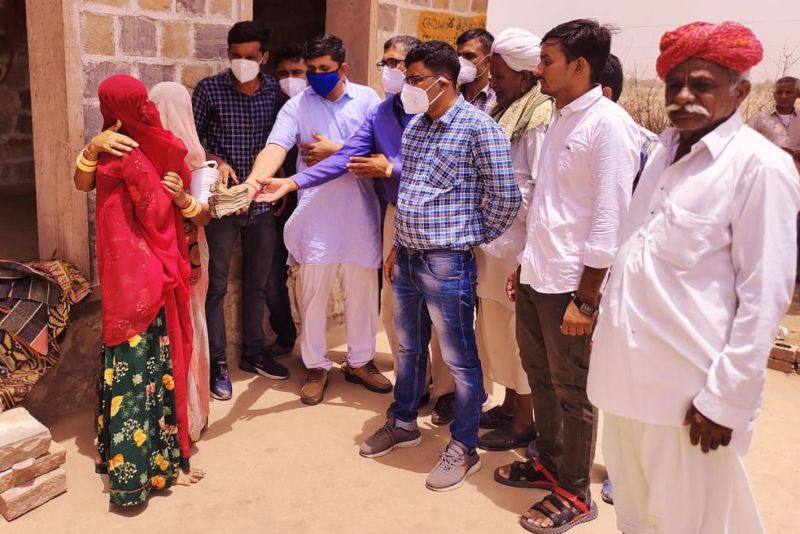 युवक की मृत्यु पर परिजन को 2.81 लाख रुपए की मदद