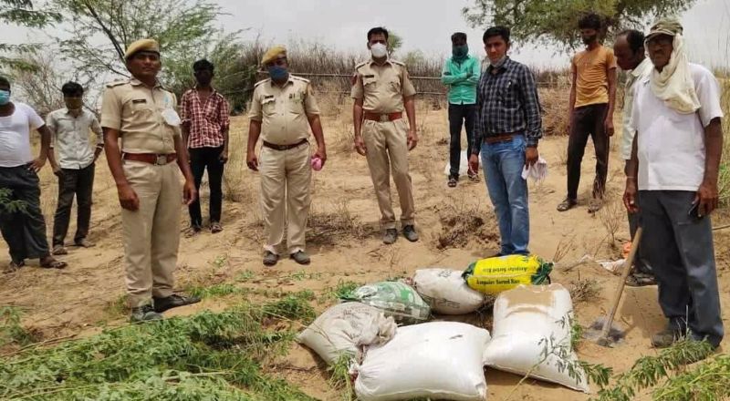 सरहदी इलाके के खेत में मिला पुराना मोर्टार बम