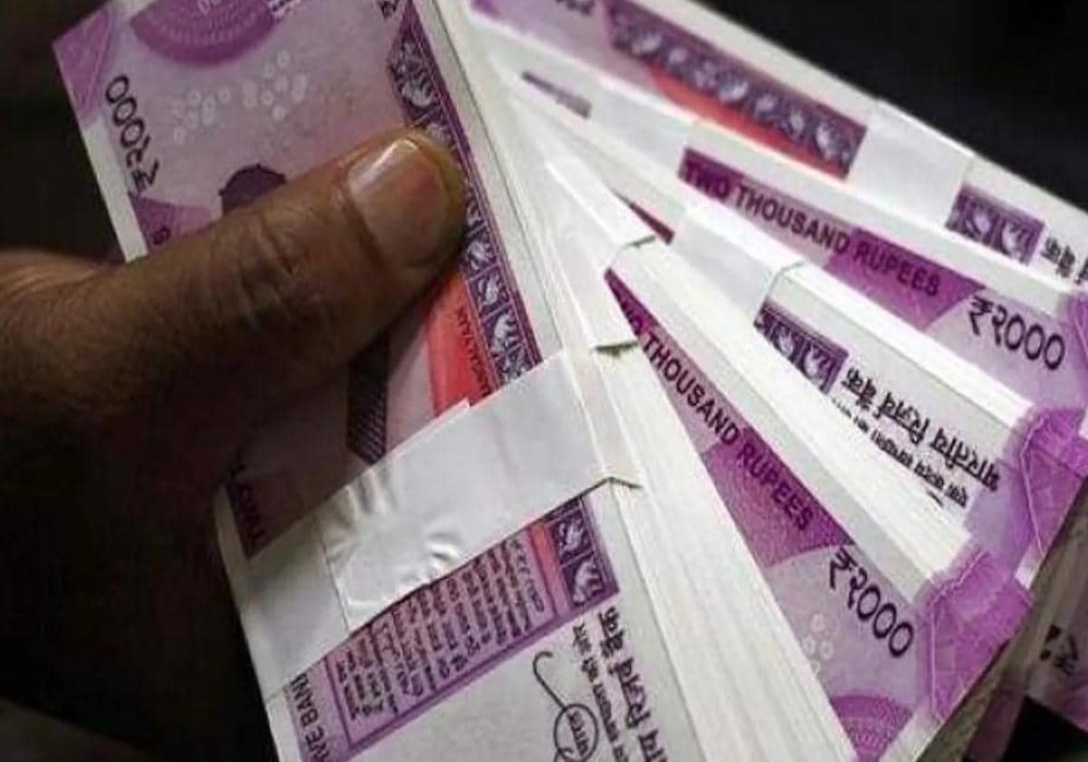 DPRO Shreya Mishra caught red handed taking bribe in Vigilance raid