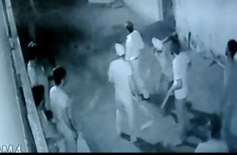 दो पक्षों में लाठी- भाटा जंग के बाद शहर में फैला तनाव